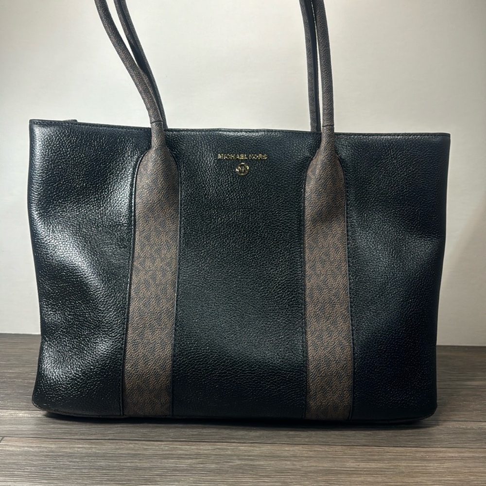 Michael Kors saffiano leather bag